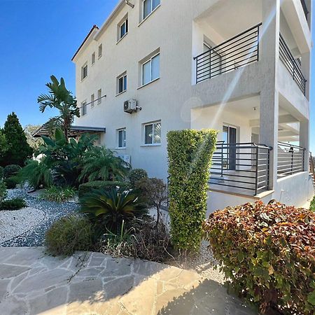 Spacious Sea View Apartment Хлоракас Экстерьер фото